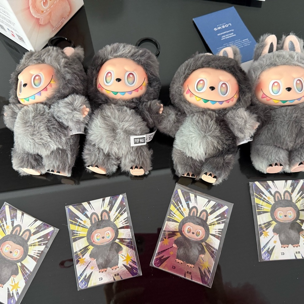 Authentic Secret Labubu Pop Mart100% authentic purchased Excellent condition